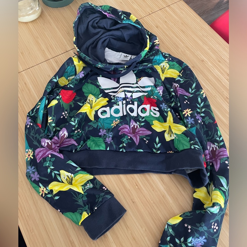 adidas Originals Women's Blossom of Life Cropped Trefoil Hoodie Small
